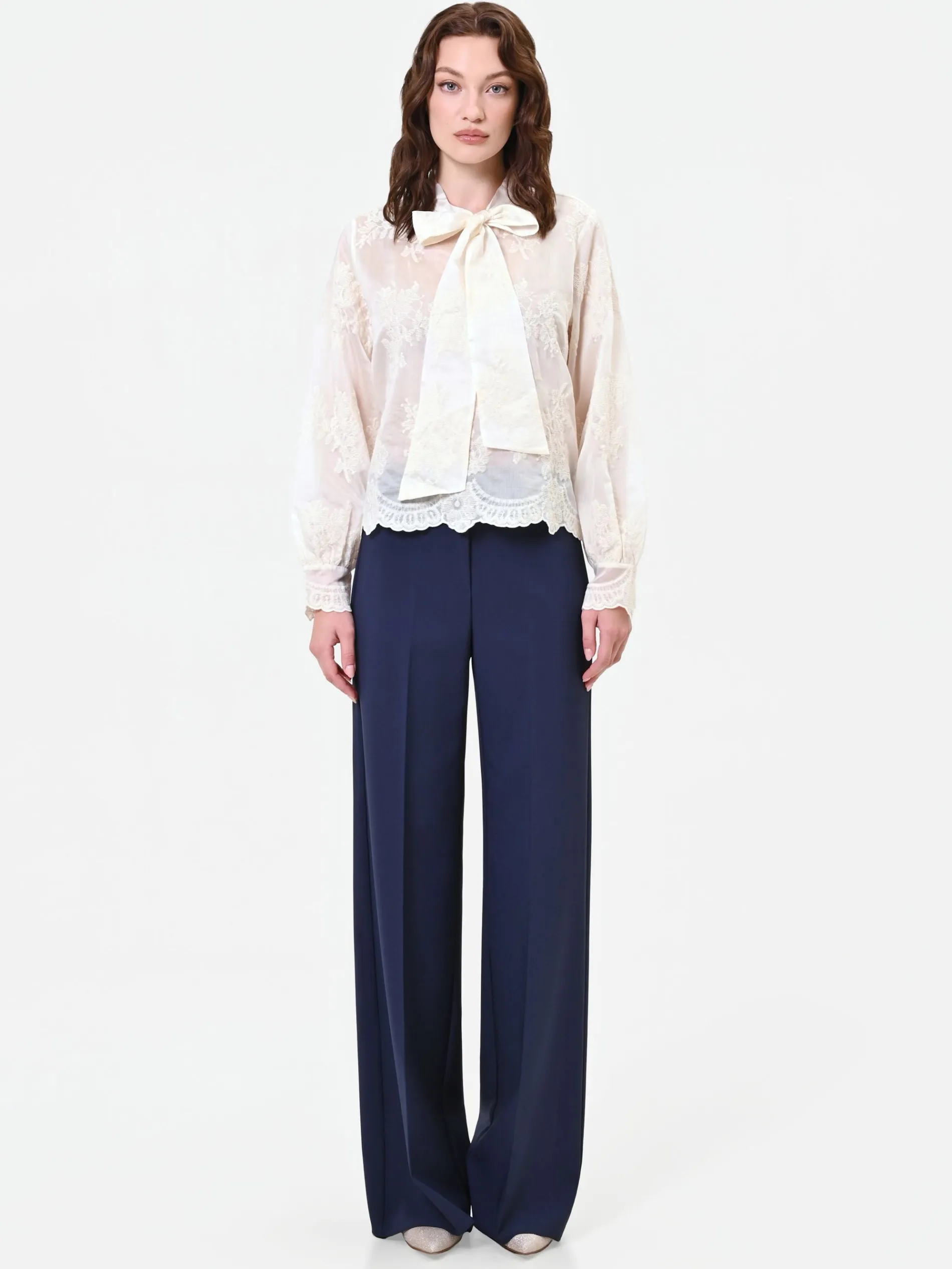 BLUSA IN PIZZO PANNA CON FIOCCO AL COLLO
