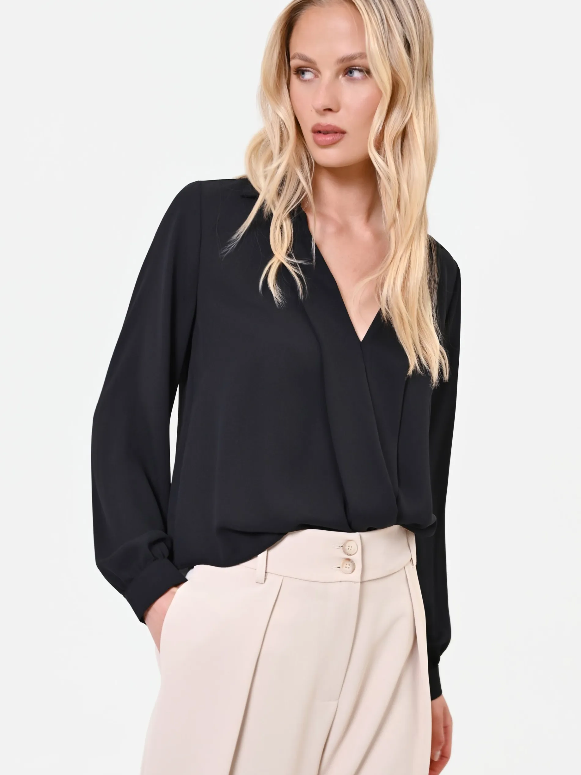 BLUSA NERA IN RASO CON INCROCIO A PORTAFOGLIO