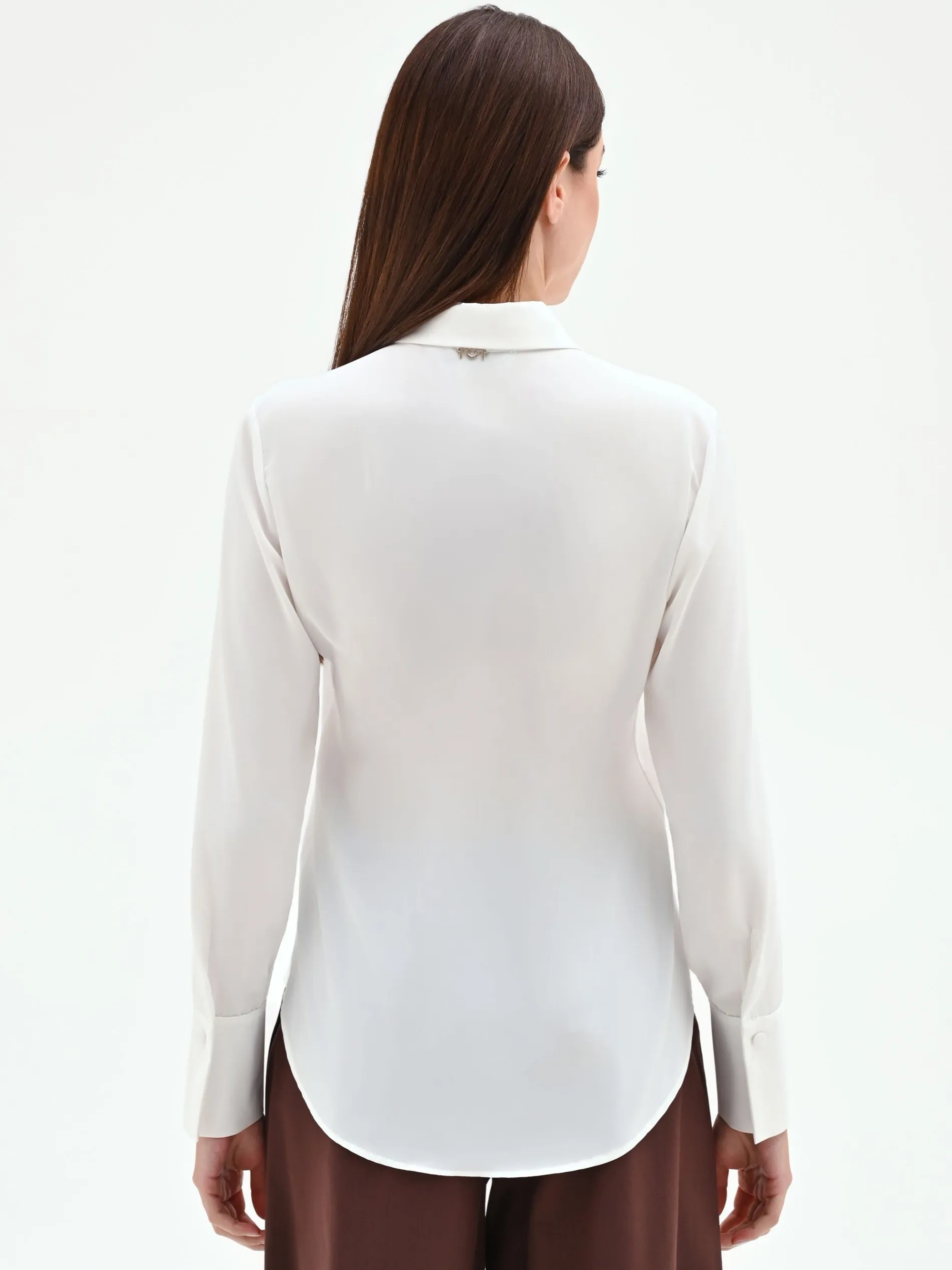 CAMICIA BIANCA CON BOTTONI RICOPERTI