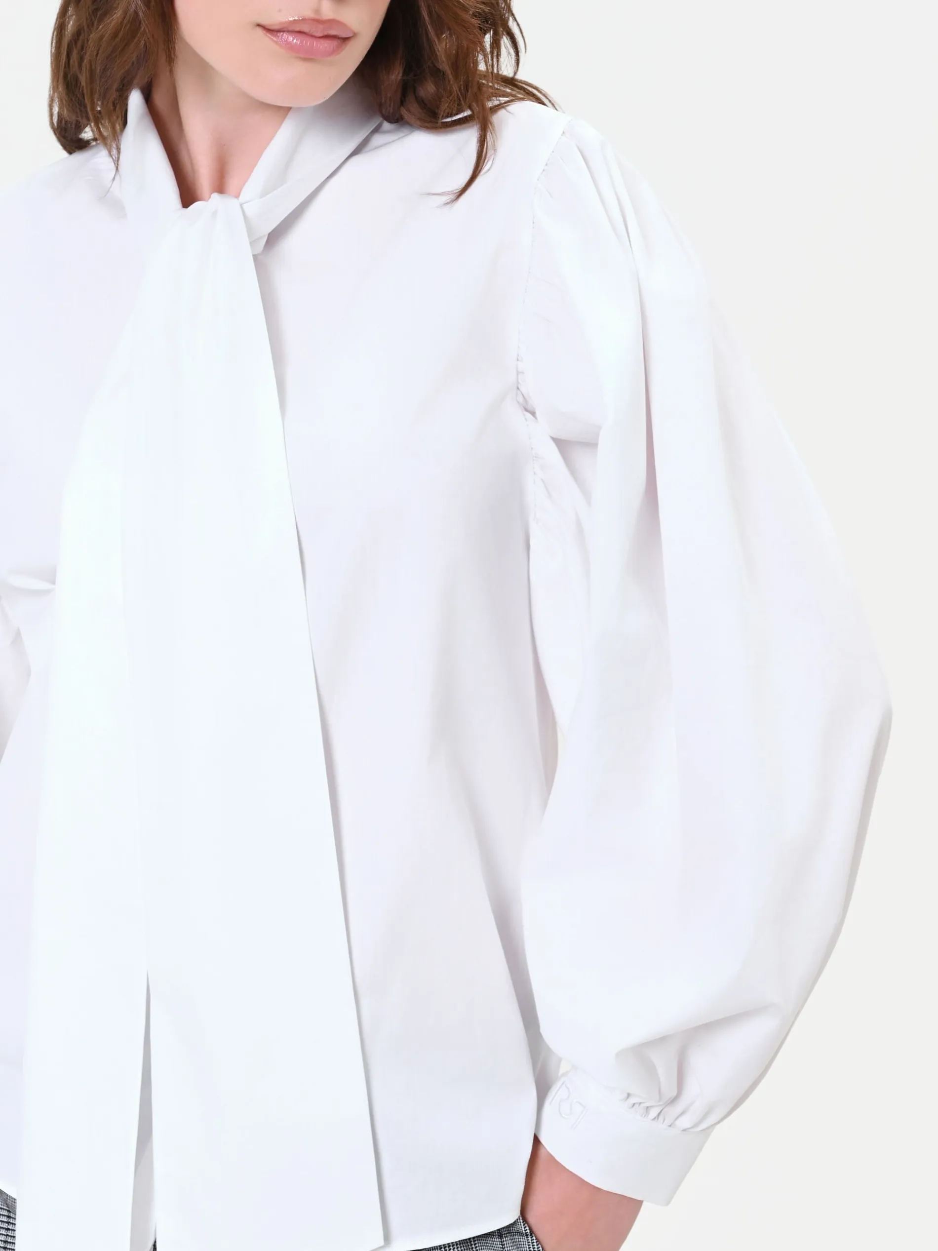 CAMICIA BIANCA CON FIOCCO LAVALLIÈRE