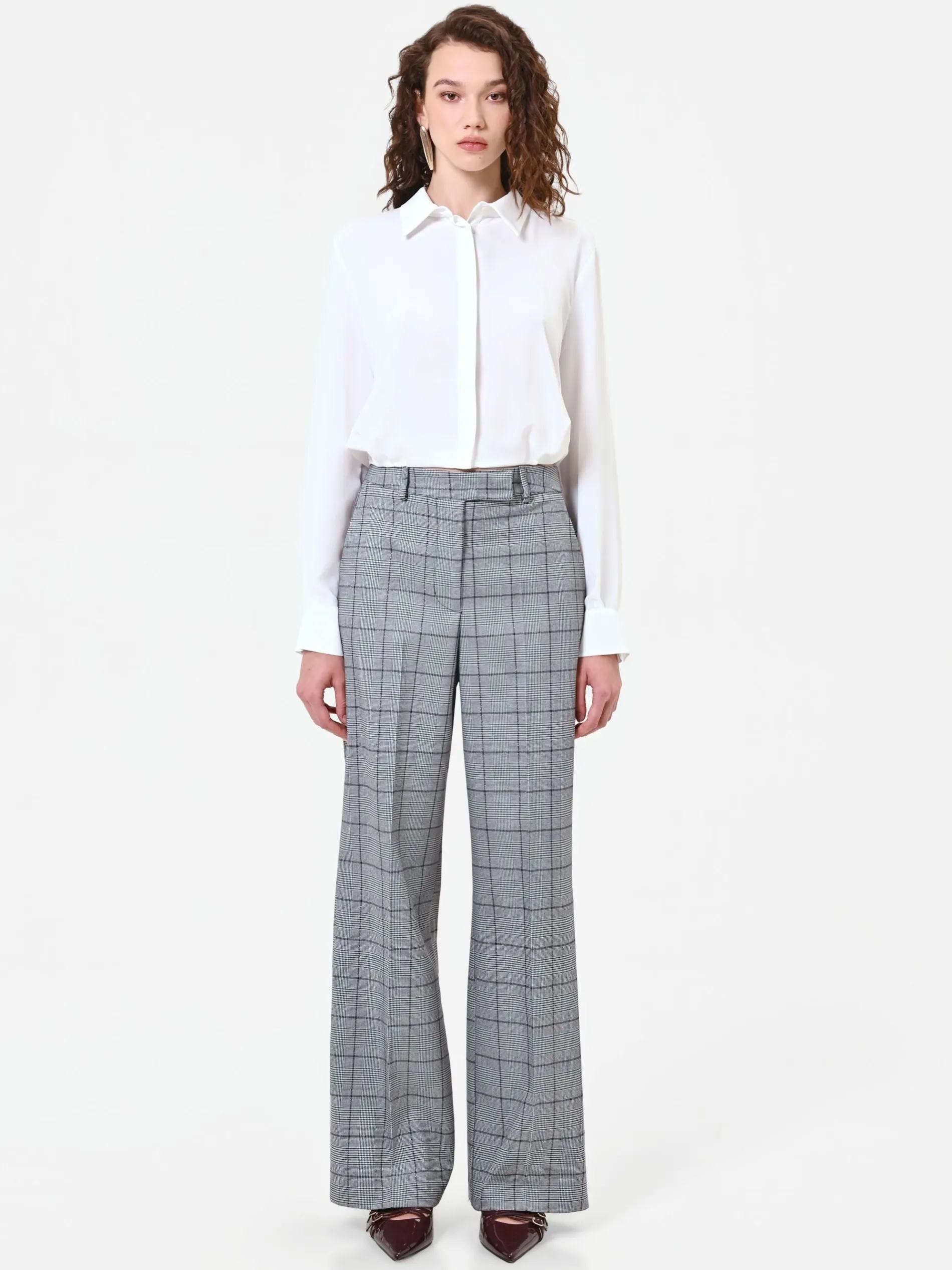 CAMICIA PANNA IN RASO CON ABBOTTONATURA NASCOSTA