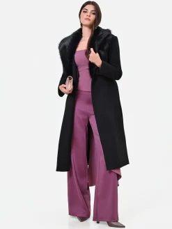 CAPPOTTO MIDI NERO CON COLLO EFFETTO PELLICCIA