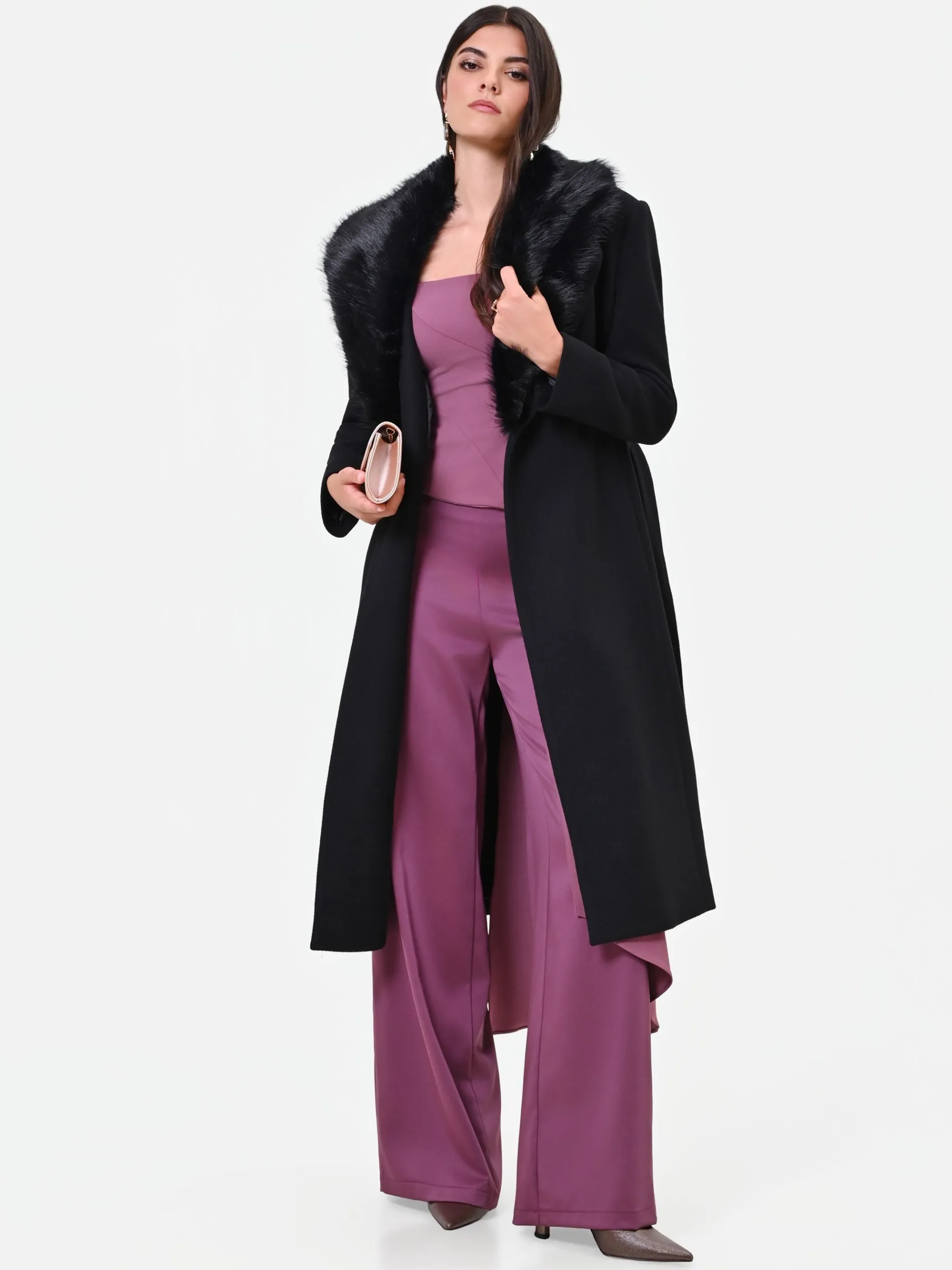 CAPPOTTO MIDI NERO CON COLLO EFFETTO PELLICCIA