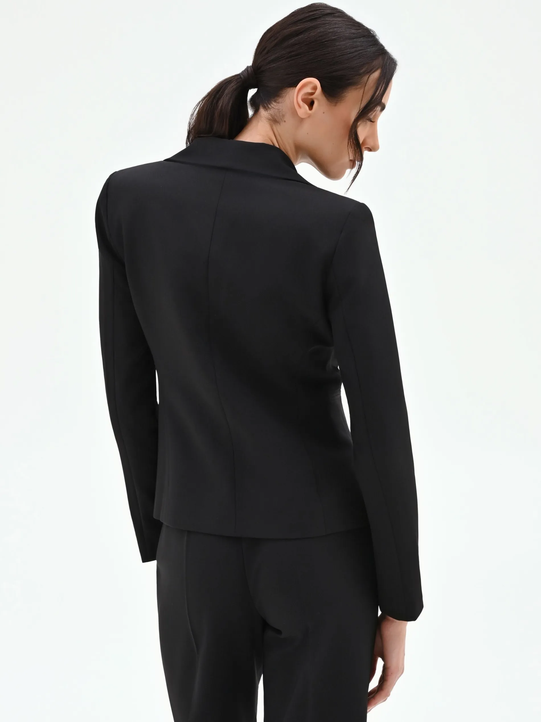 GIACCA BLAZER NERA CON BOTTONE MONOGRAM