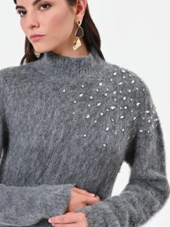 MAGLIA GRIGIA IN MOHAIR CON APPLICAZIONE GIOIELLO