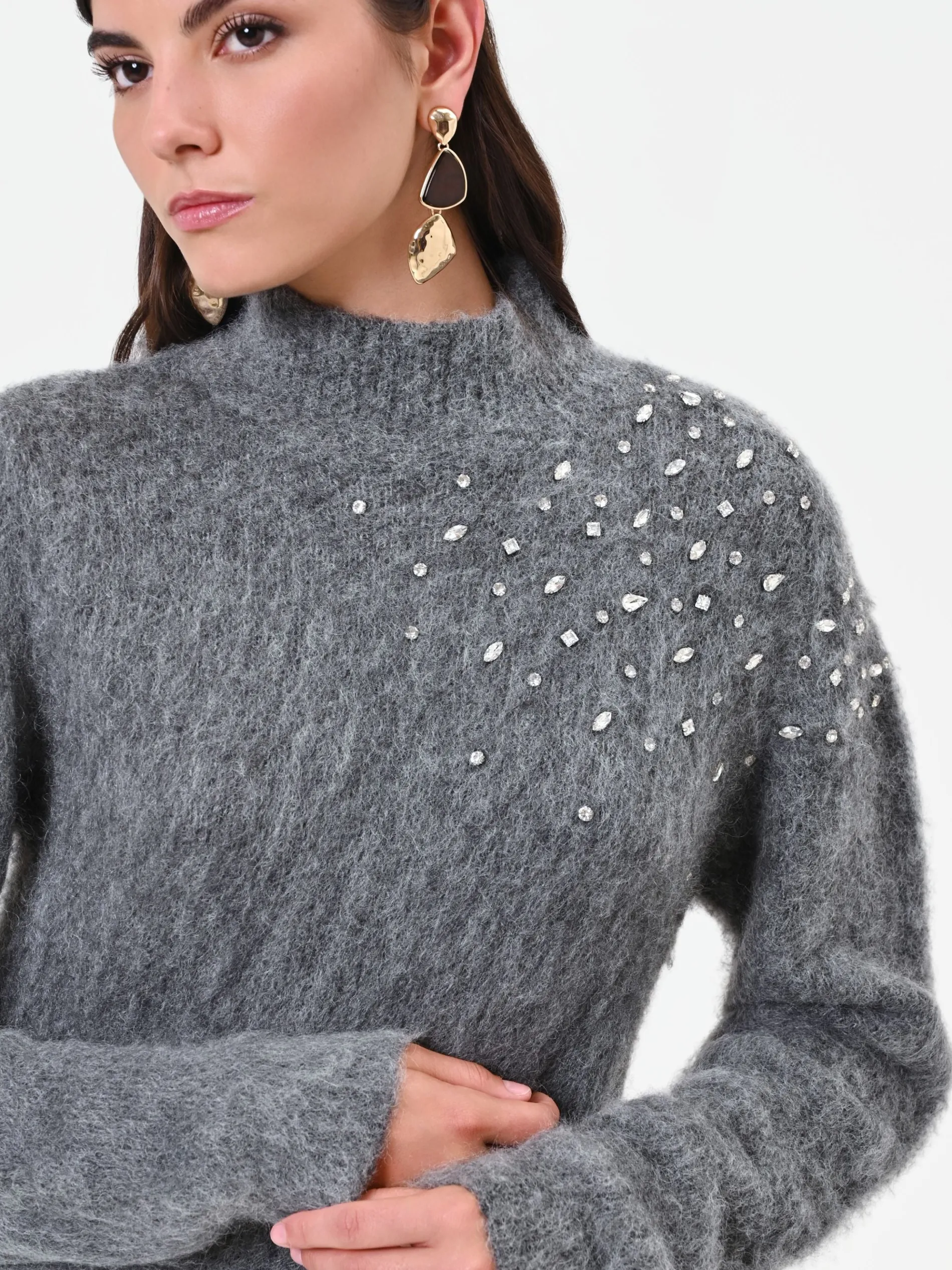 MAGLIA GRIGIA IN MOHAIR CON APPLICAZIONE GIOIELLO