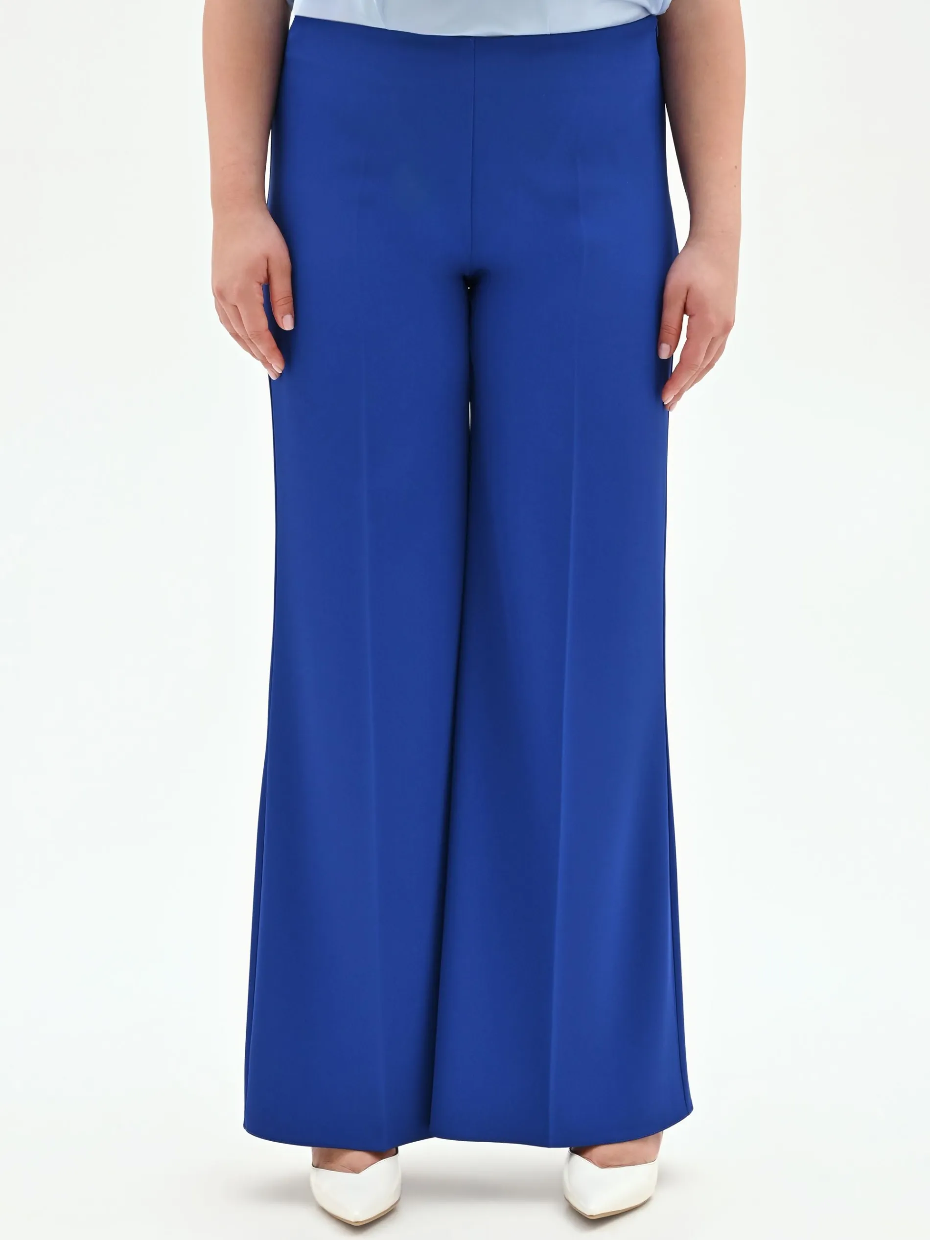 PANTALONE CURVY A PALAZZO BLU CINA DALLA LINEA FLUIDA IN CADI