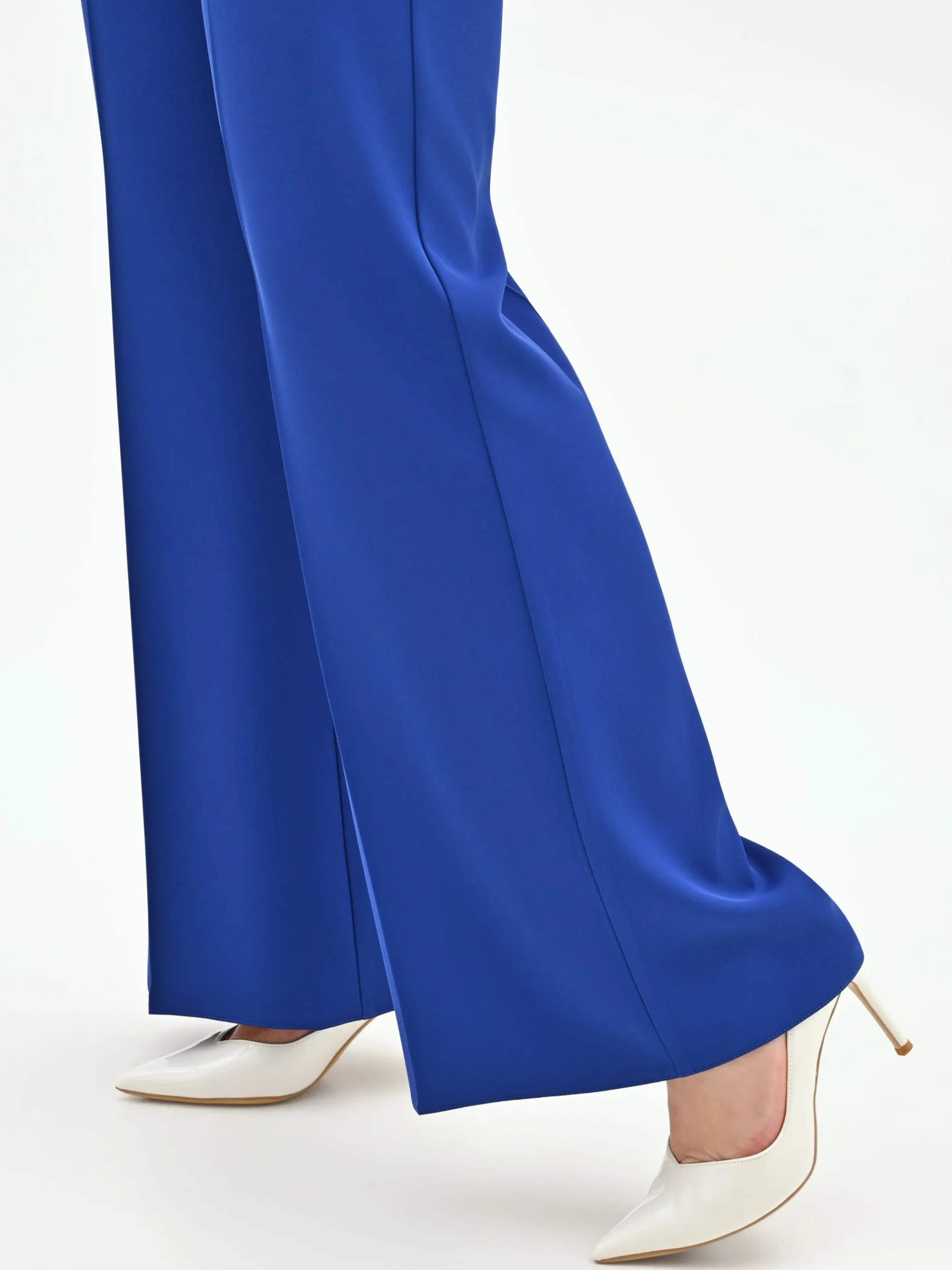 PANTALONE CURVY A PALAZZO BLU CINA DALLA LINEA FLUIDA IN CADI