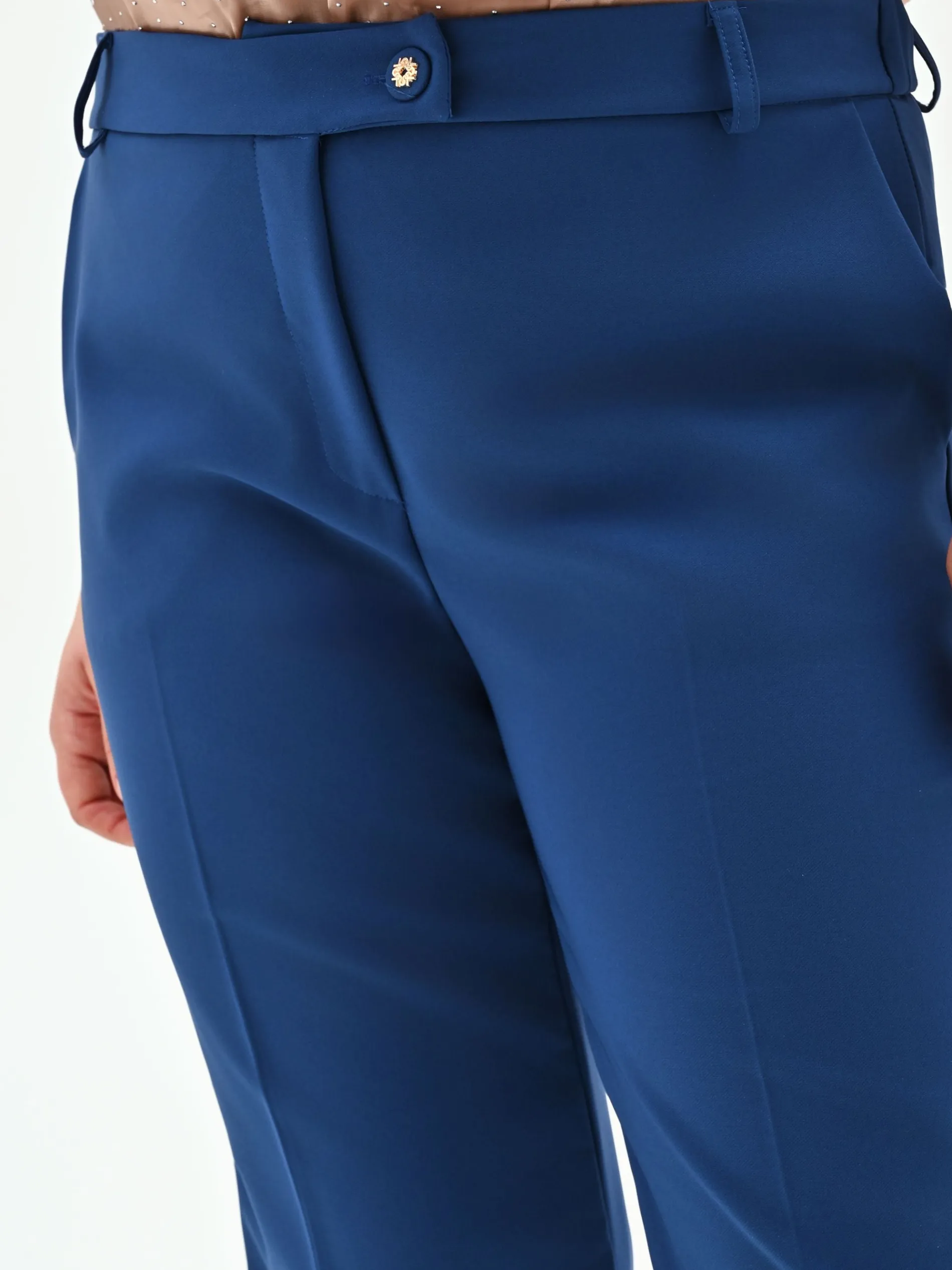 PANTALONE CURVY BLU BRILLANTE A VITA ALTA IN TESSUTO TECNICO