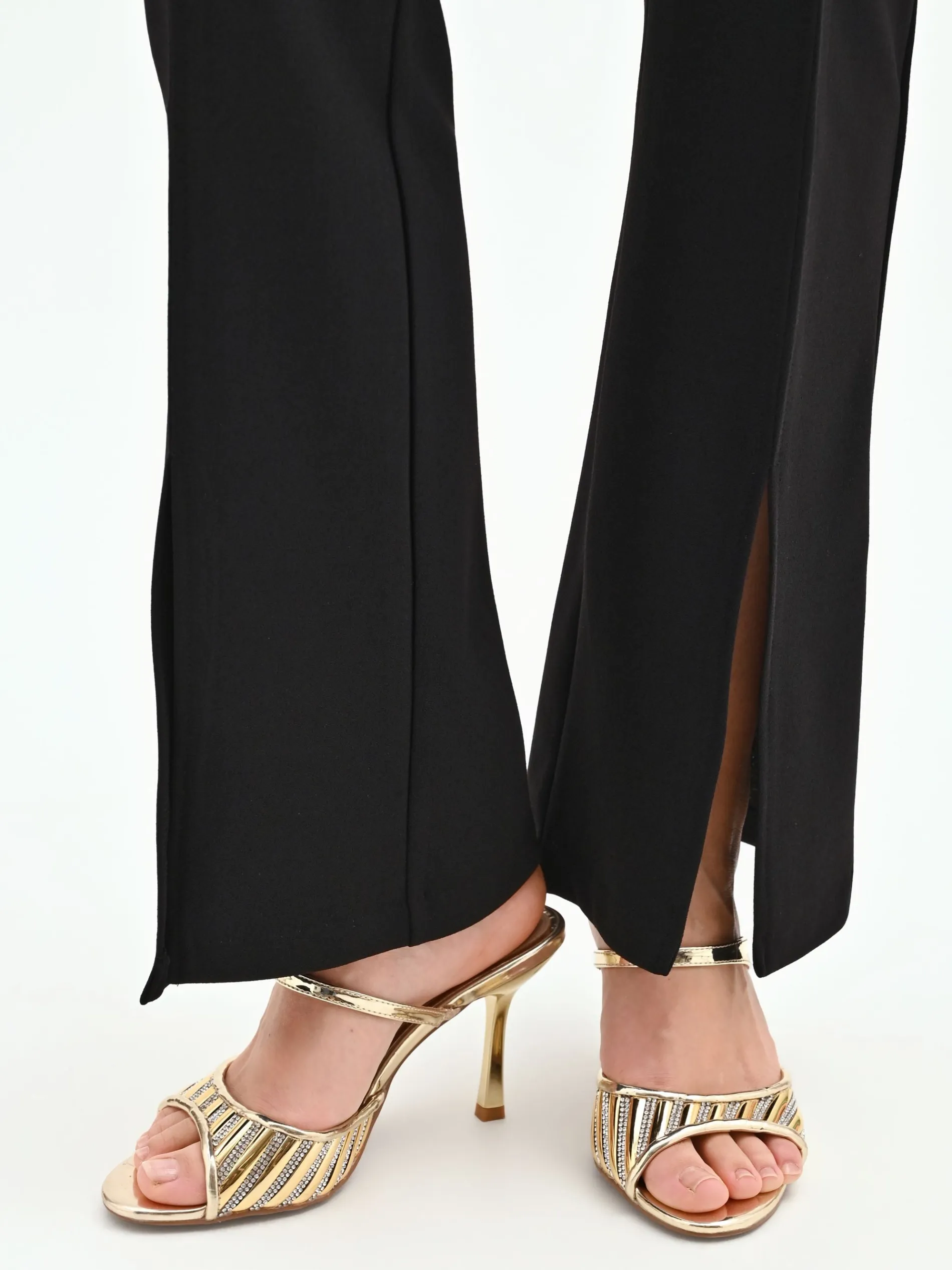 PANTALONE NERO FLARED CON SPACCO FRONTALE