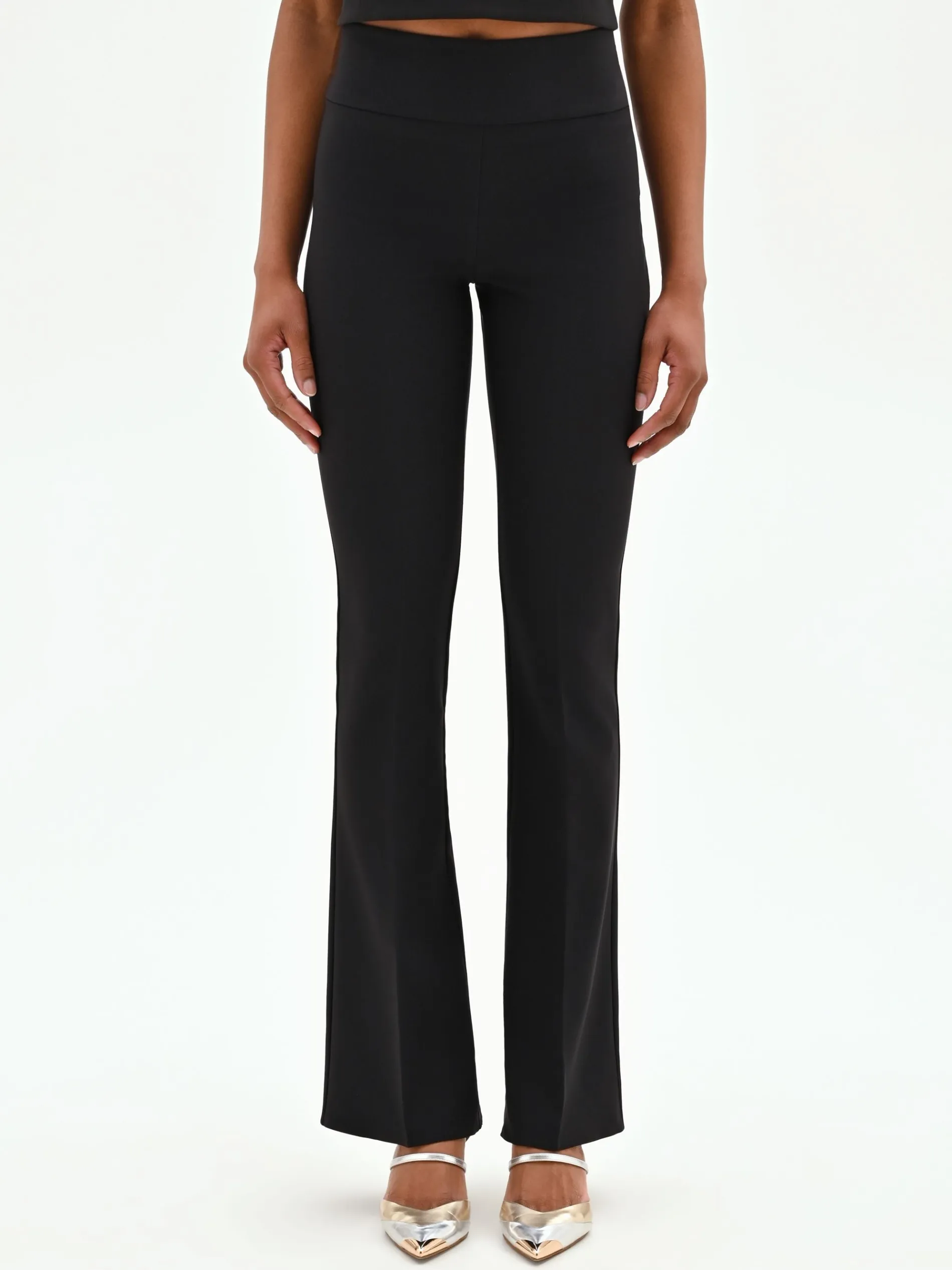 PANTALONE NERO SVASATO IN TESSUTO TECNICO