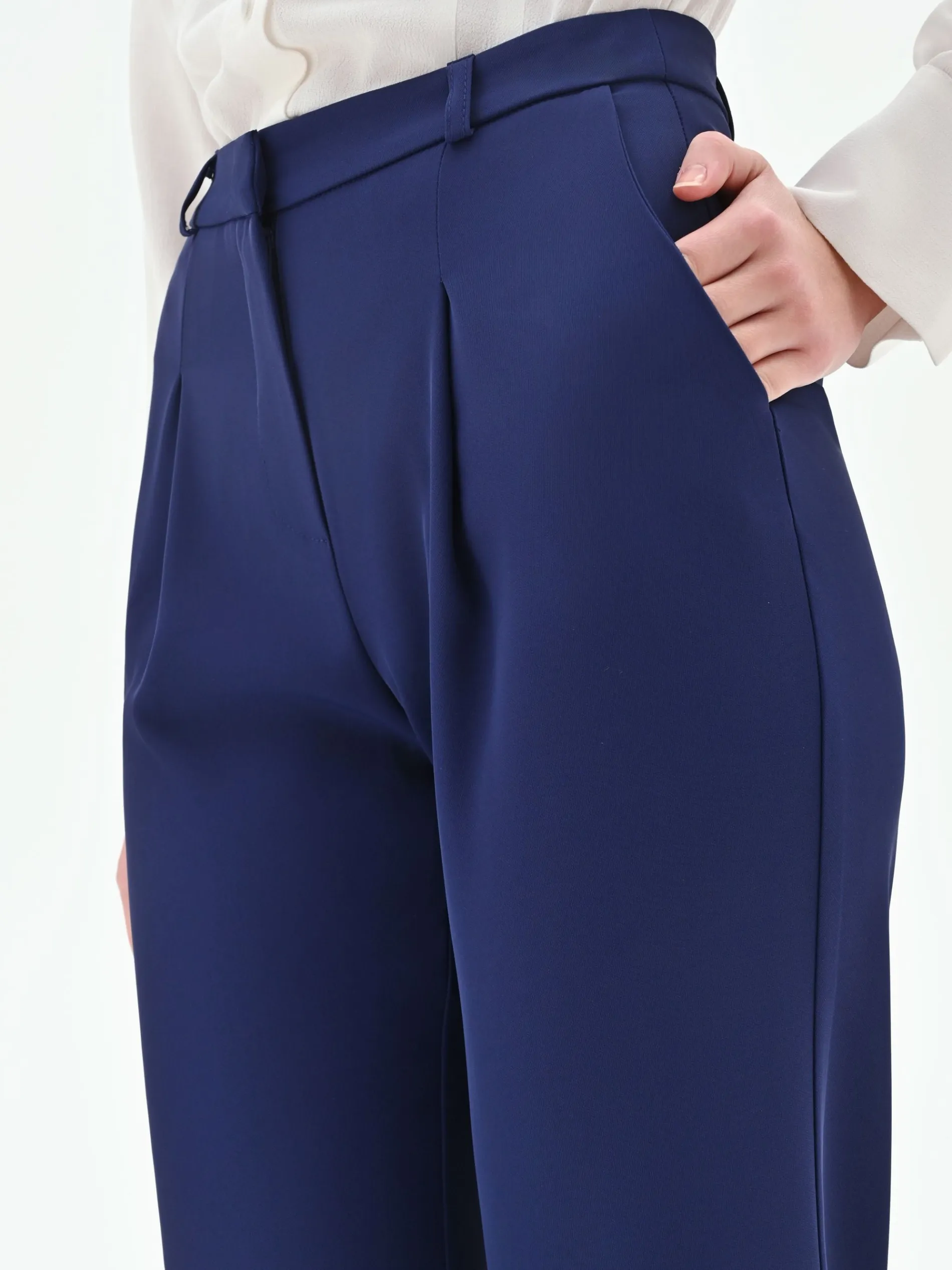 PANTALONE STUDIO CON PINCES E VITA ALTA IN CADI BLU INDACO