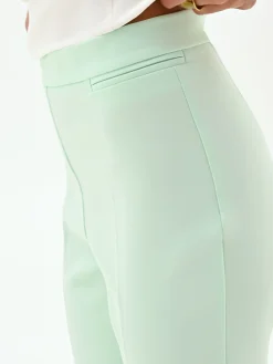 PANTALONE VERDE MENTA DALLA LINEA SLIM