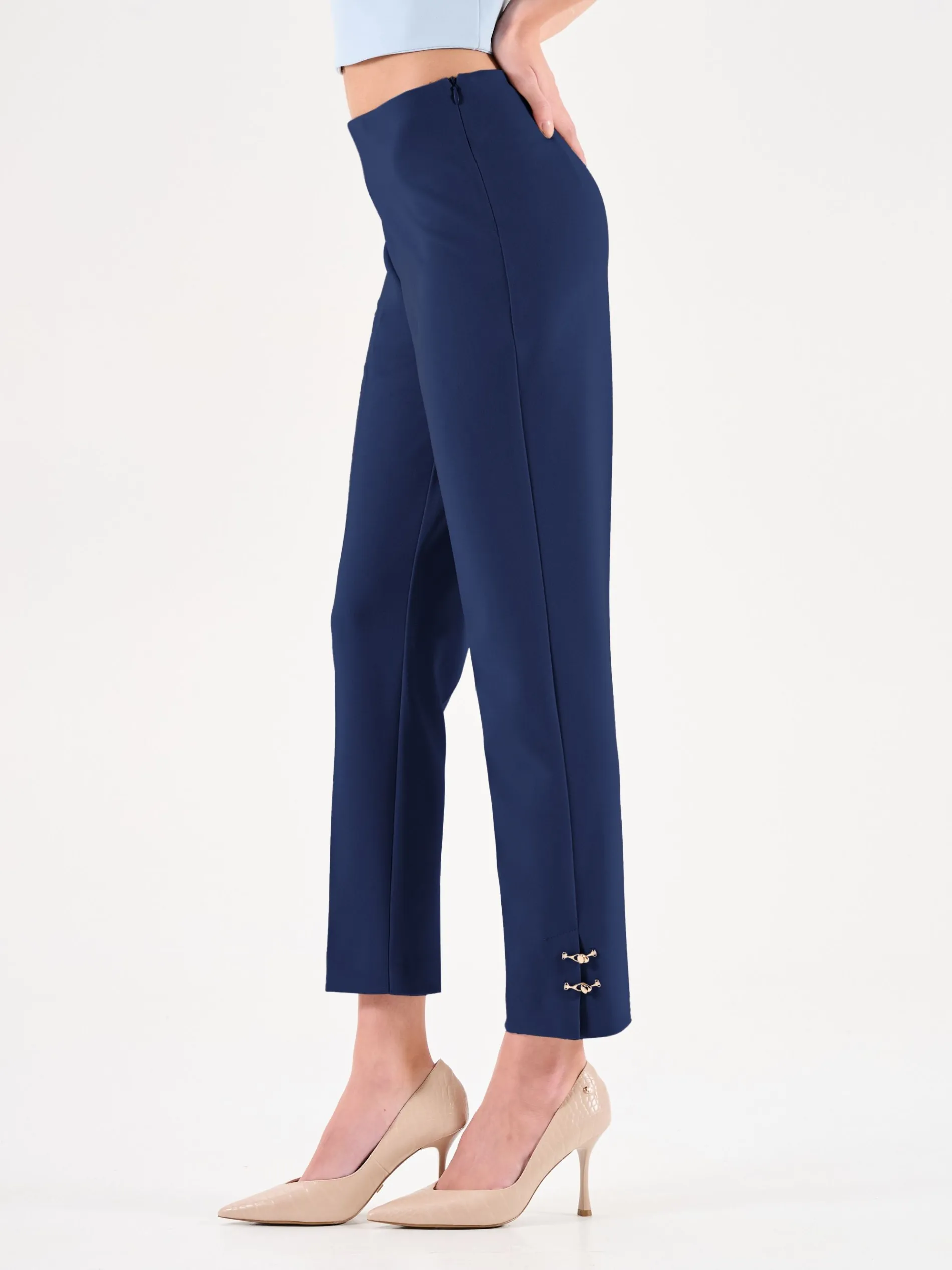 PANTALONI BLU CON BOTTONI DORATI