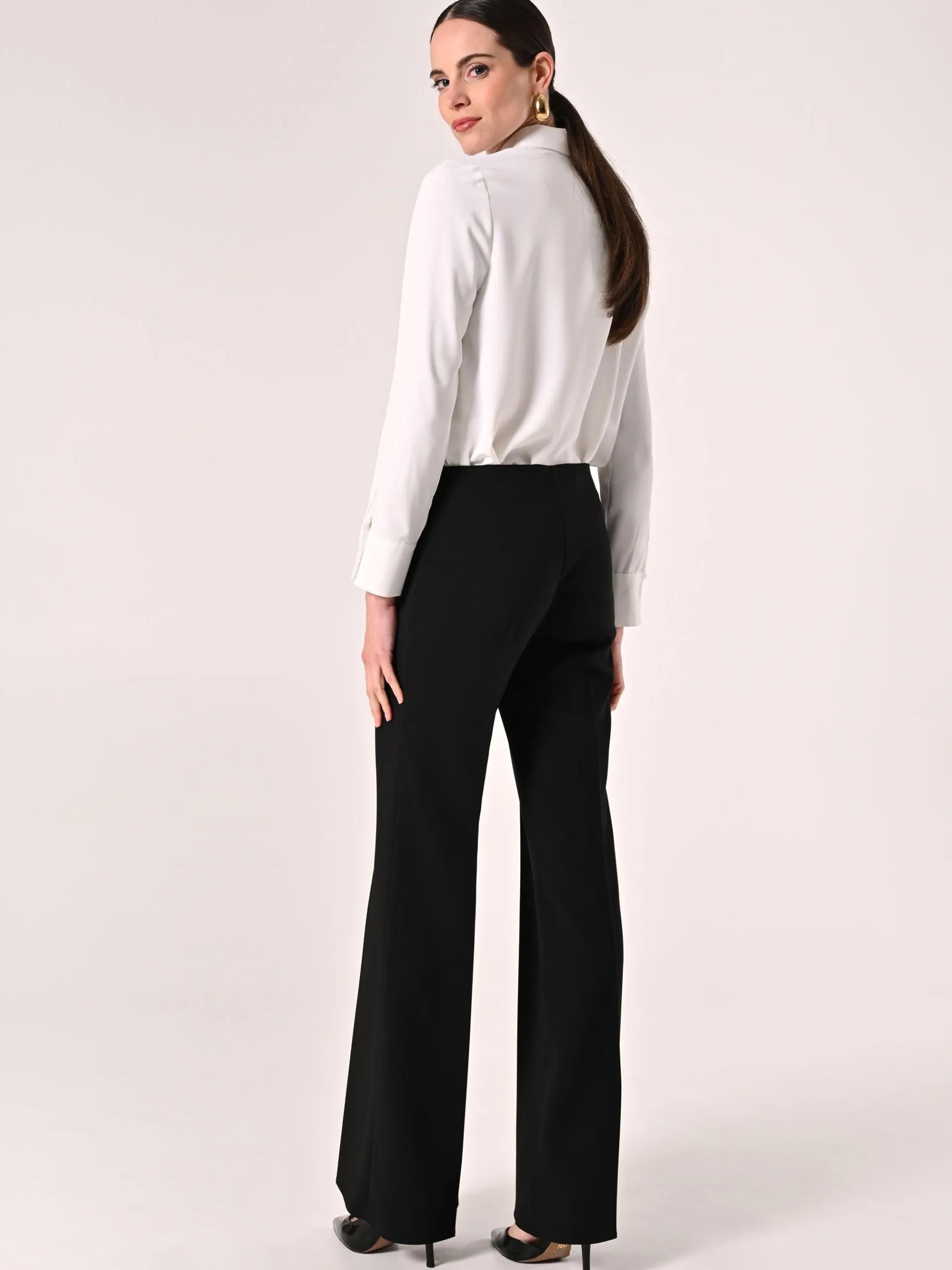 PANTALONI PALAZZO IN TESSUTO TECNICO NERO