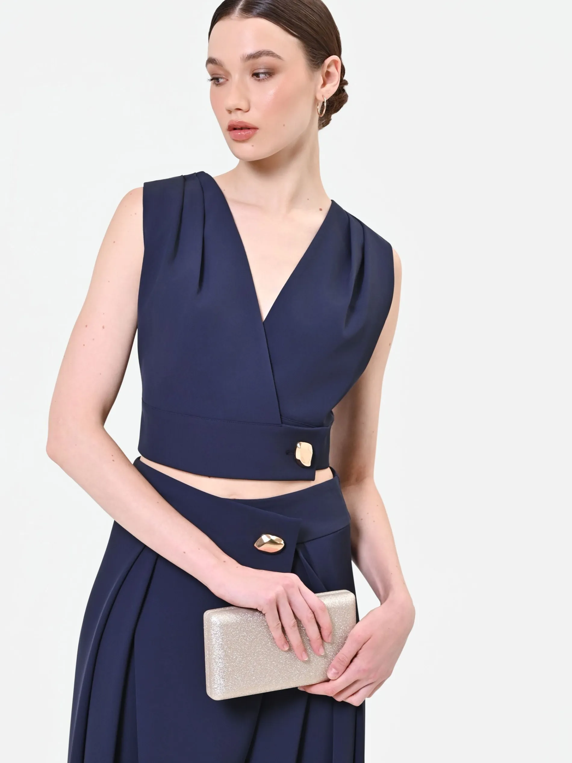 TOP BLU NAVY CON INCROCIO E BOTTONE DESIGN