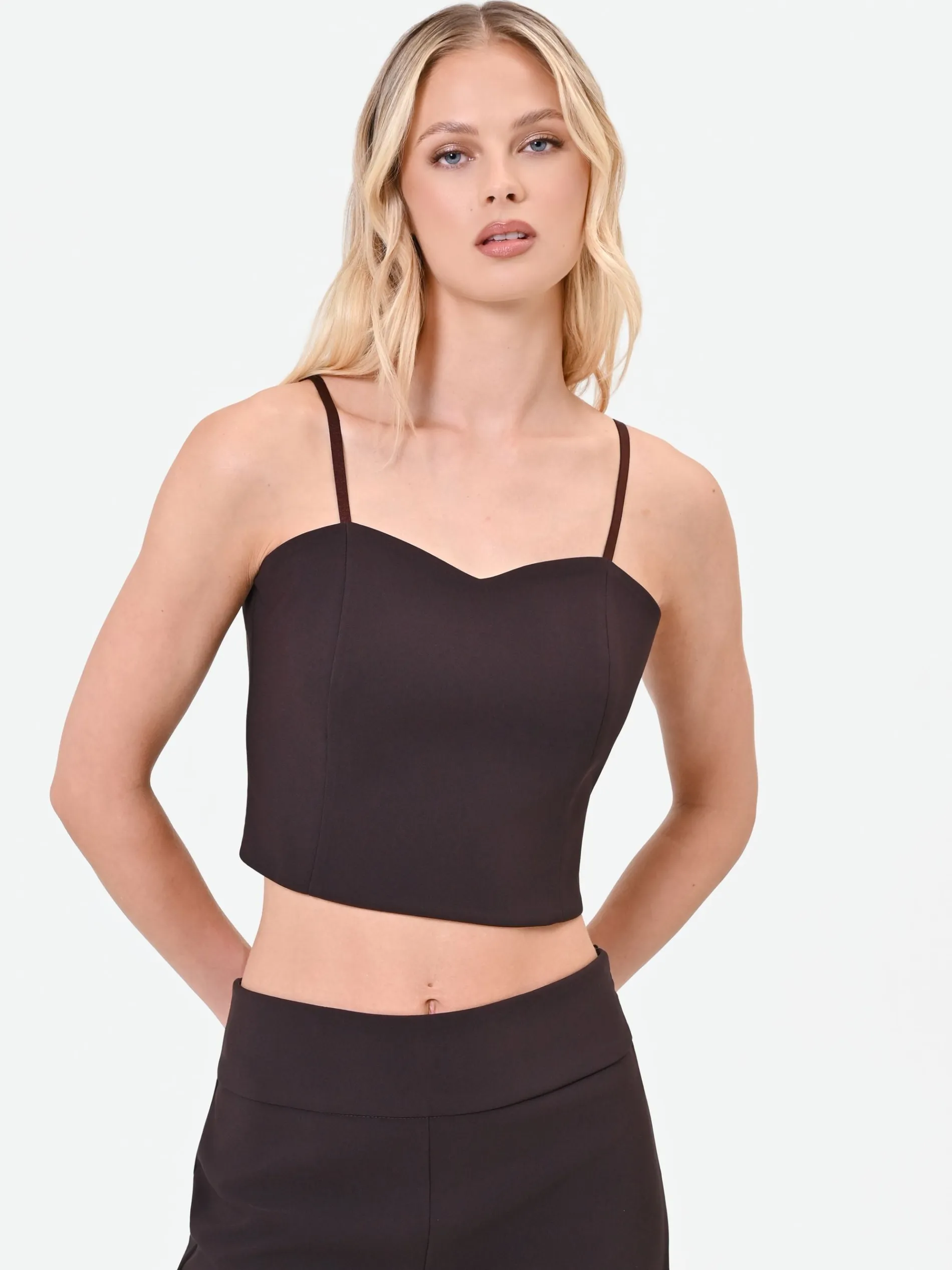 TOP CORTO MORO MARRONE CON SCOLLO A CUORE