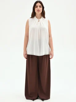 TOP CURVY BIANCO PANNA CON SPILLA GIOIELLO