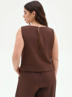 TOP CURVY CIOCCOLATO CON DRAPPEGGIO E SPILLA FIORE