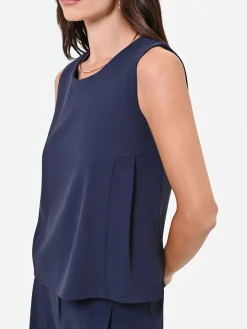 TOP GIROCOLLO BLU NAVY DALLA LINEA ESSENZIALE