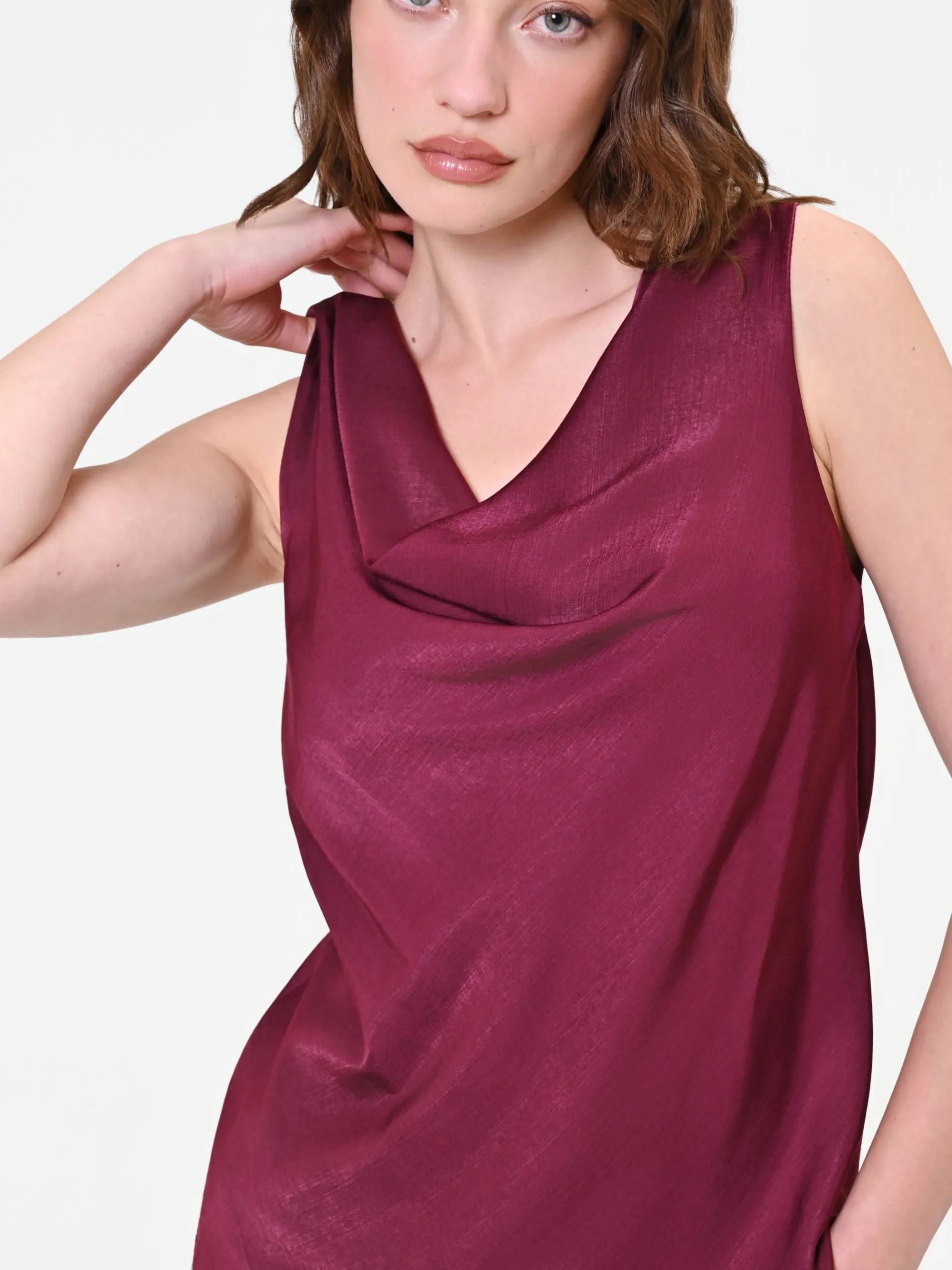 TOP IN RASO BORDEAUX CON SCOLLO A CAPPUCCIO