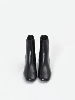 TRONCHETTO NERO CON TACCO SCULTOREO