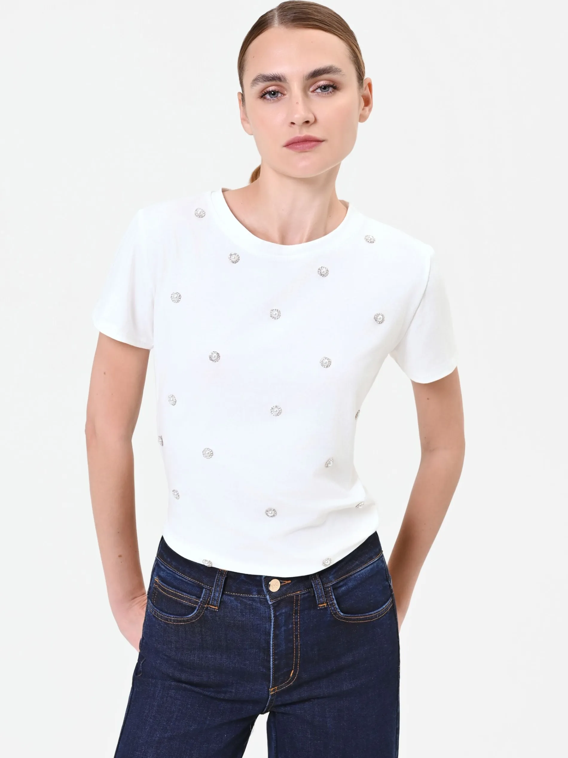 T-SHIRT PANNA CON APPLICAZIONI GIOIELLO