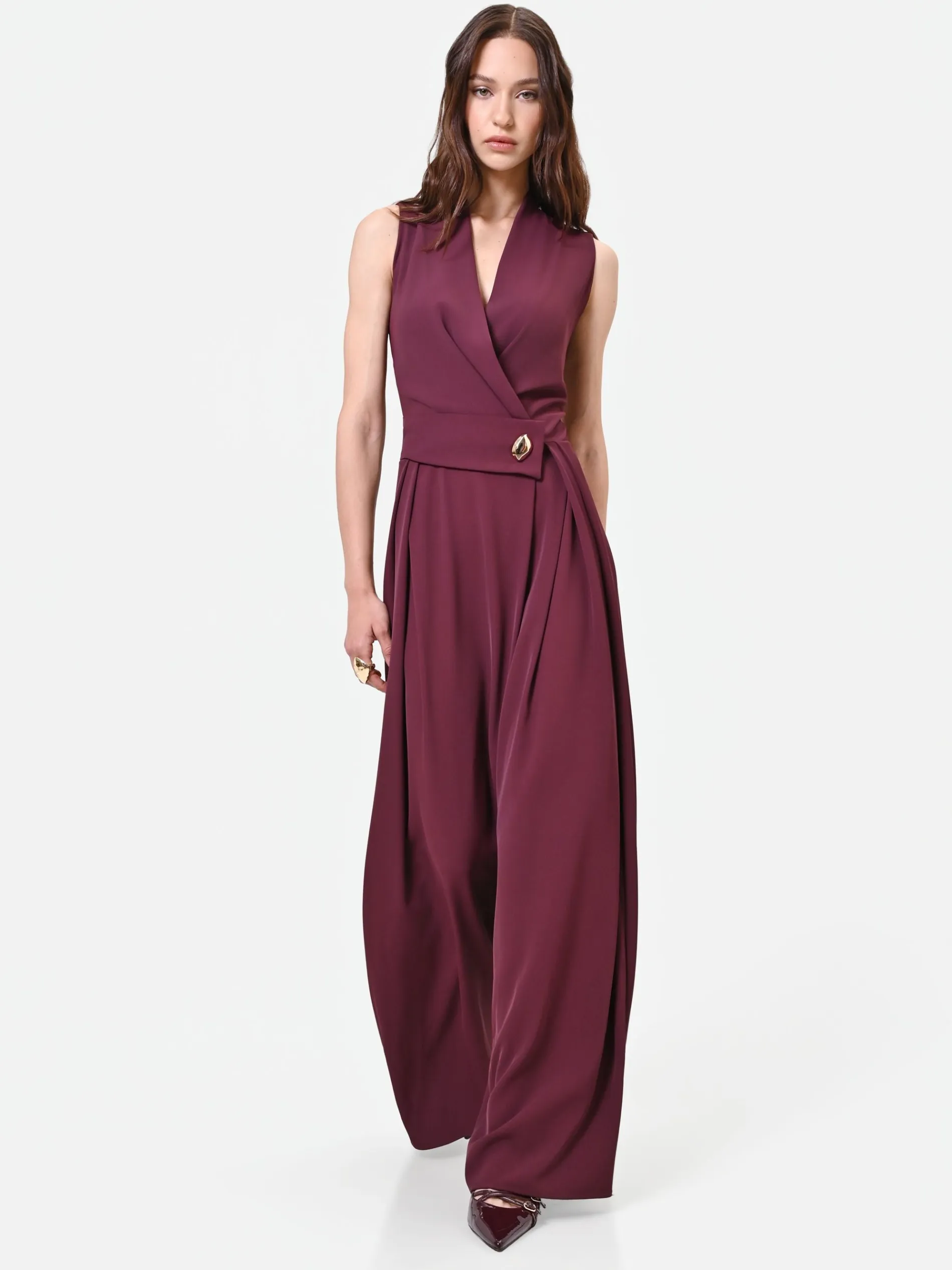 TUTA BORDEAUX FLUIDA CON BOTTONE DESIGN
